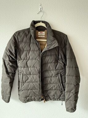 Fjallraven Ovik Lite Quilted Puffer Jacket